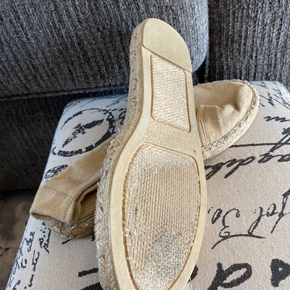 Women’s slip on - Picture 3 of 3